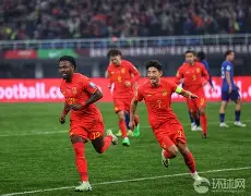 金年会网页版登录入口包含足球常规赛焦点战：海滨雄狮队淘汰对手河套雷豹队，外线火力全开。中场绞杀压制对手的词条